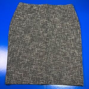 ESCADA Size 44 Black White Tweed Pencil Skirt Wool Blend Lined Classic Designer